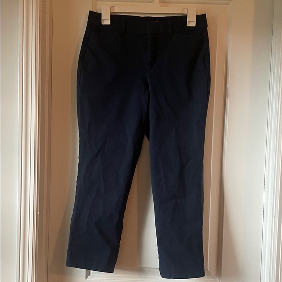 Old Navy Women's Navy Pixie Ankle Straight - Picture 1 of 3
